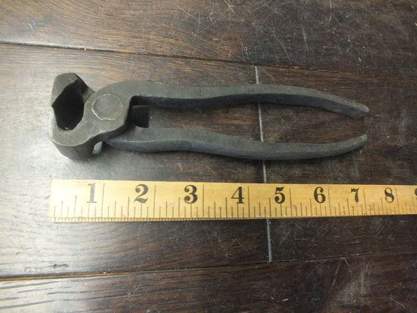 Pincers. Hand Forged. Excellent working order. Beautiful and characterful 46306