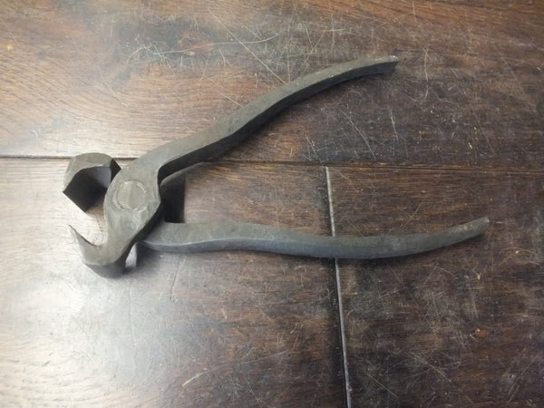 Pincers. Hand Forged. Excellent working order. Beautiful and characterful 46306