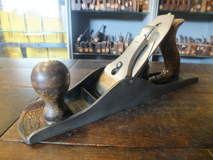 Stanley No5 Jack Plane. Made in England. Hardwood handles, good sole. Excellent working order. 46312