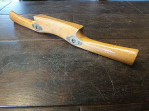 Spokeshave. 2 1/2" cutter with very good condition box wood handle. Excellent blade depth adjustment mechanism. 46318
