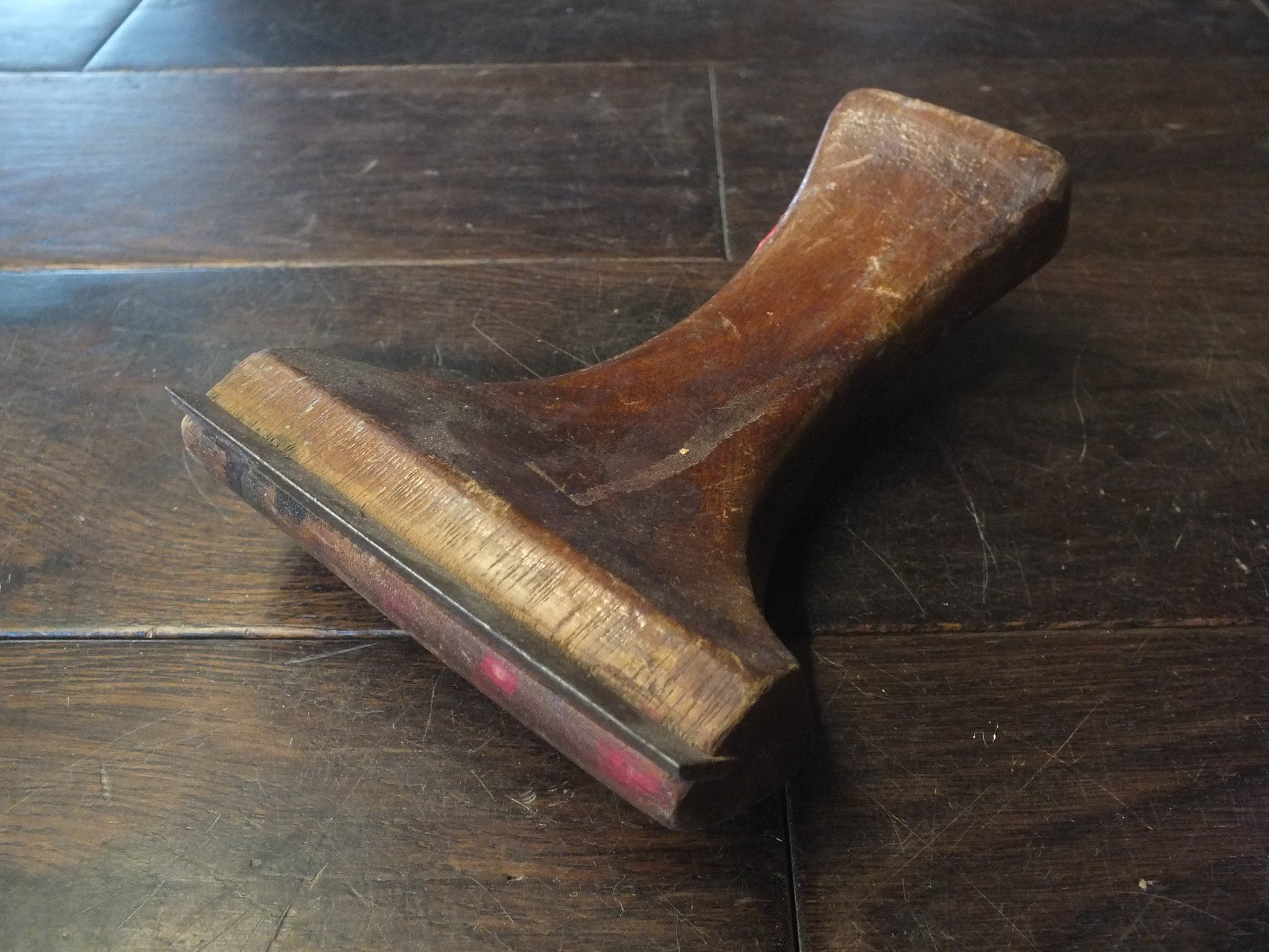 Scraper. Wooden handle. Needs sharpening. 46381