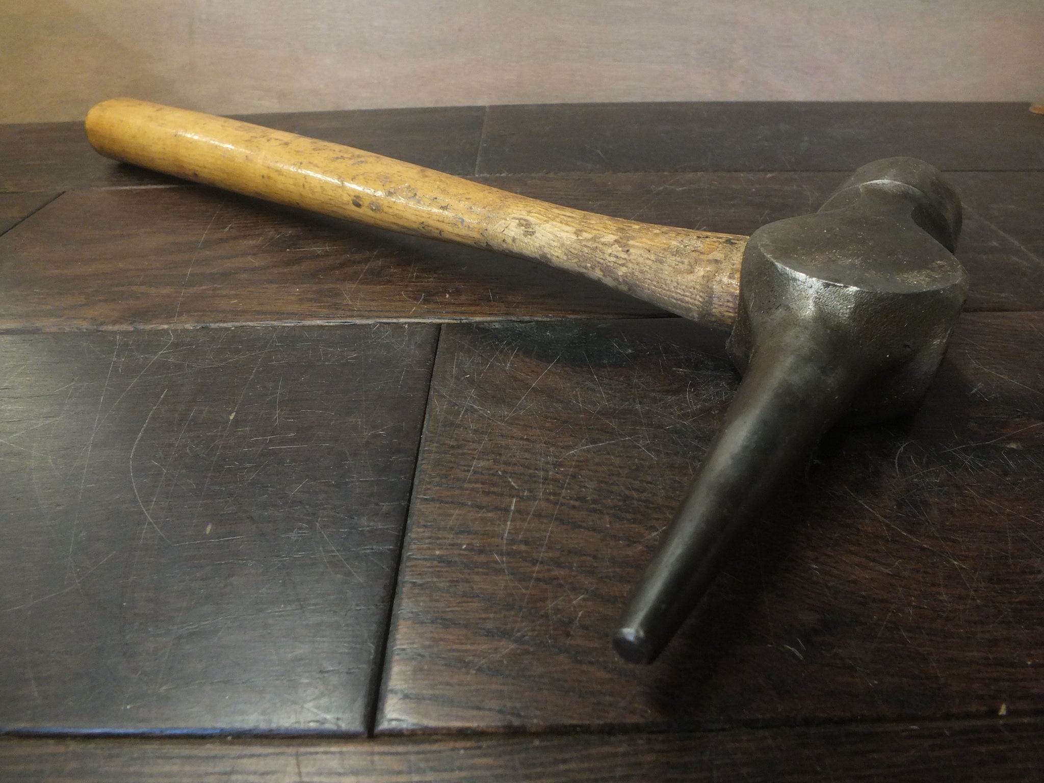 Pin Maul type Hammer. 2lb head finishing hammer similar to the shipwright's hammer style. Very slight play in head. A lovely looking hammer with ash handle. 46356