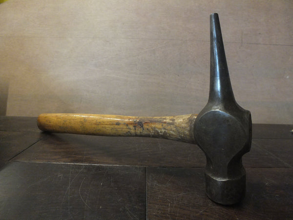 Pin Maul type Hammer. 2lb head finishing hammer similar to the shipwright's hammer style. Very slight play in head. A lovely looking hammer with ash handle. 46356