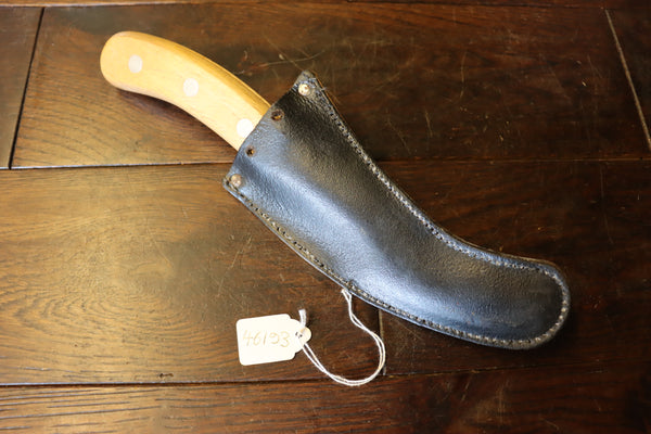 Parachute Knife. Good condition with well tended edges and beech handles. Not branded.  Good leather sheath. 46193