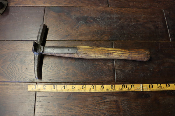 Strapped boxmaker's hammer. 14ozs. Octagonal head with chequered flat face. Handsome tool. 46266