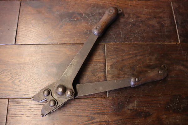 Wire Cutters. Charles H Pugh Birmigham. Patent. 10467. Wooden handled. 46253