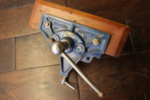 Record Vice. Junior No:51  Full working order in good condition. 46280