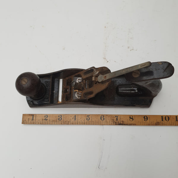 Vintage Stanley Bailey No 4 Smoothing Plane w Tiny Crack in Mouth 44259