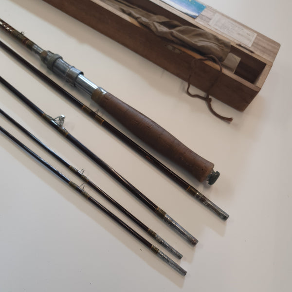 Kiraku Split Bamboo Fishing Rod in Wooden Box 44466