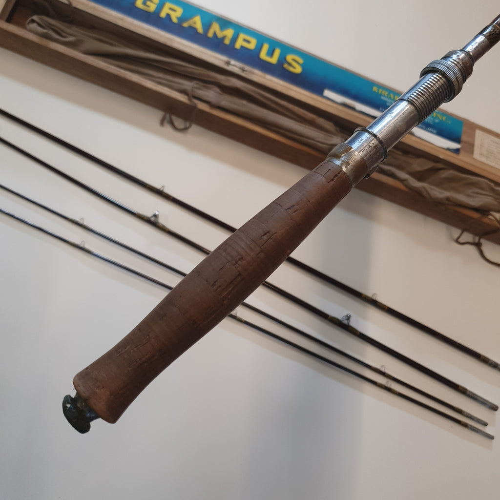 Kiraku Split Bamboo Fishing Rod in Wooden Box 44466 – The Vintage