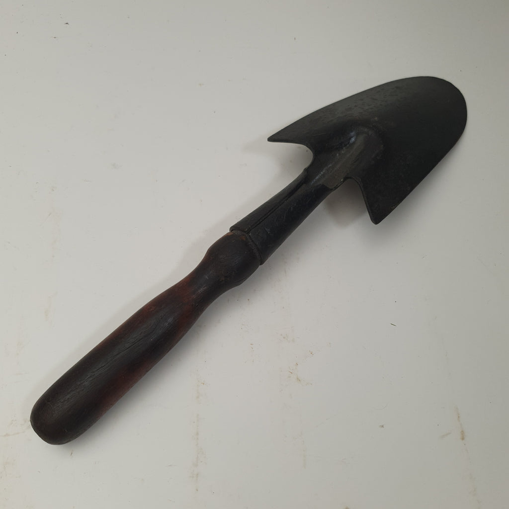 vintage garden trowel 13 1/2" Vintage Garden Trowel 45029 – The Vintage Tool Shop, The Vintage Tool Shop Unit 2, South Terrace. 10A Trinity Street. Dorchester DT1 1TU