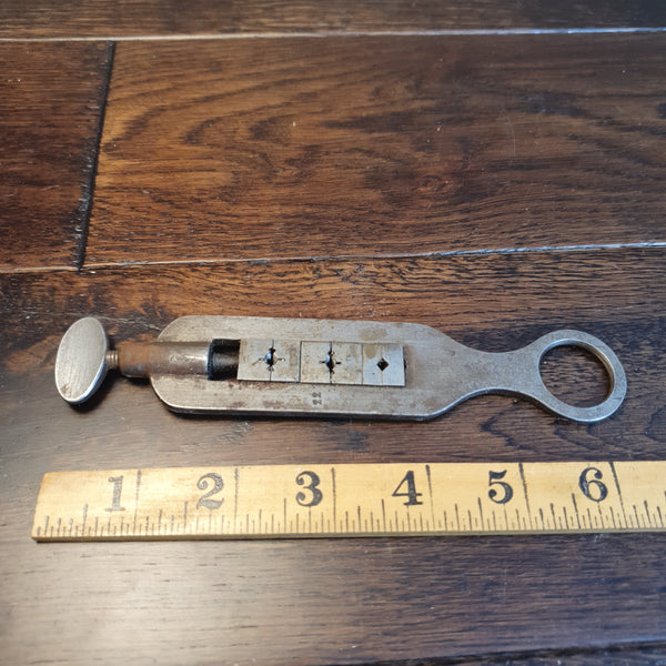 Vintage Die Wrench w 3 Sizes 45793