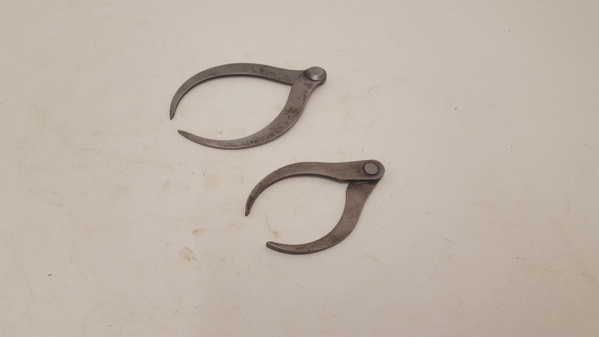 Pair of Unnamed Vintage Outside Calipers 4 & 3" 23851