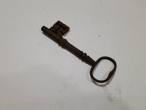 5 1/4" Unusual Vintage Key 27205