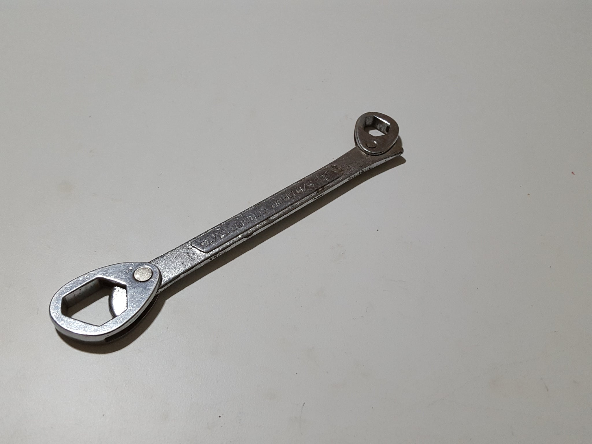 8 3/4" Vintage Multi Wrench 3/8 - 13/16" 32933