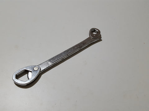 8 3/4" Vintage Multi Wrench 3/8 - 13/16" 32933