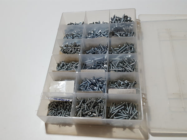 Job Lot of Screwfix Screws in Plastic Case 33501