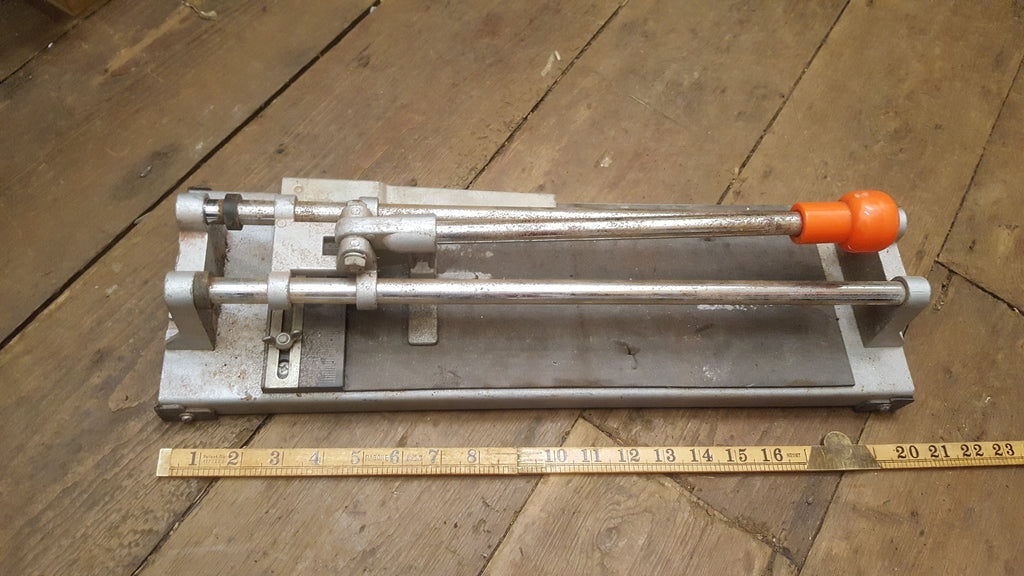 Vintage tile outlet cutter