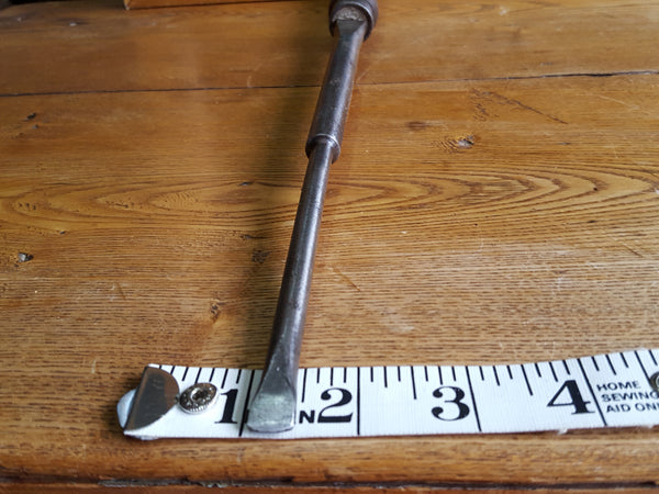 Large 16" Vintage Turnscrew w 3/8" Edge 31725