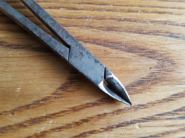 Tiny 4" Vintage Wire Cutters ? Surgical w 1/4" Edge 32689