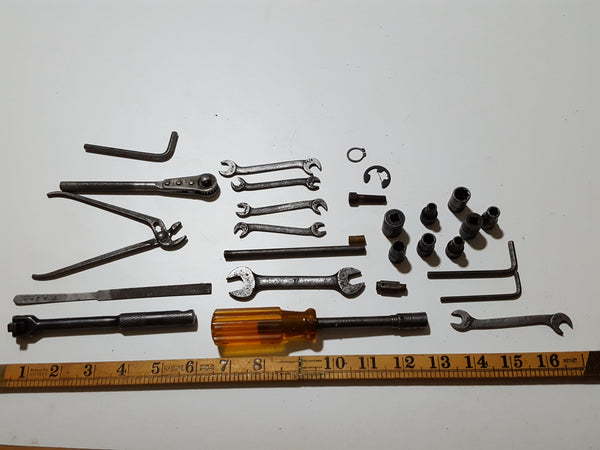 Mixed Lot of Small Engineers Tools in Tin 33477