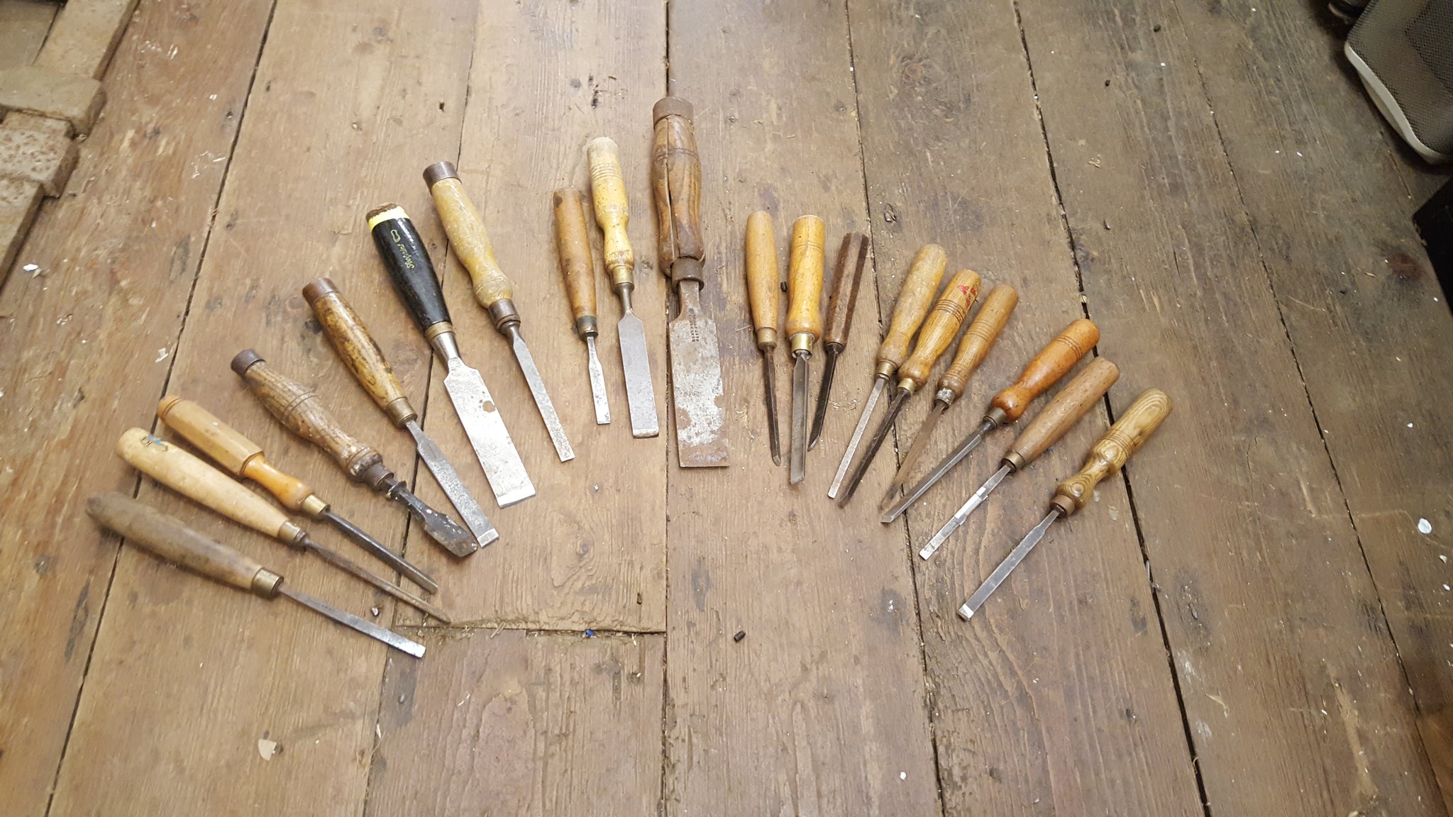 Job Lot 20 Assorted Chisels 35482