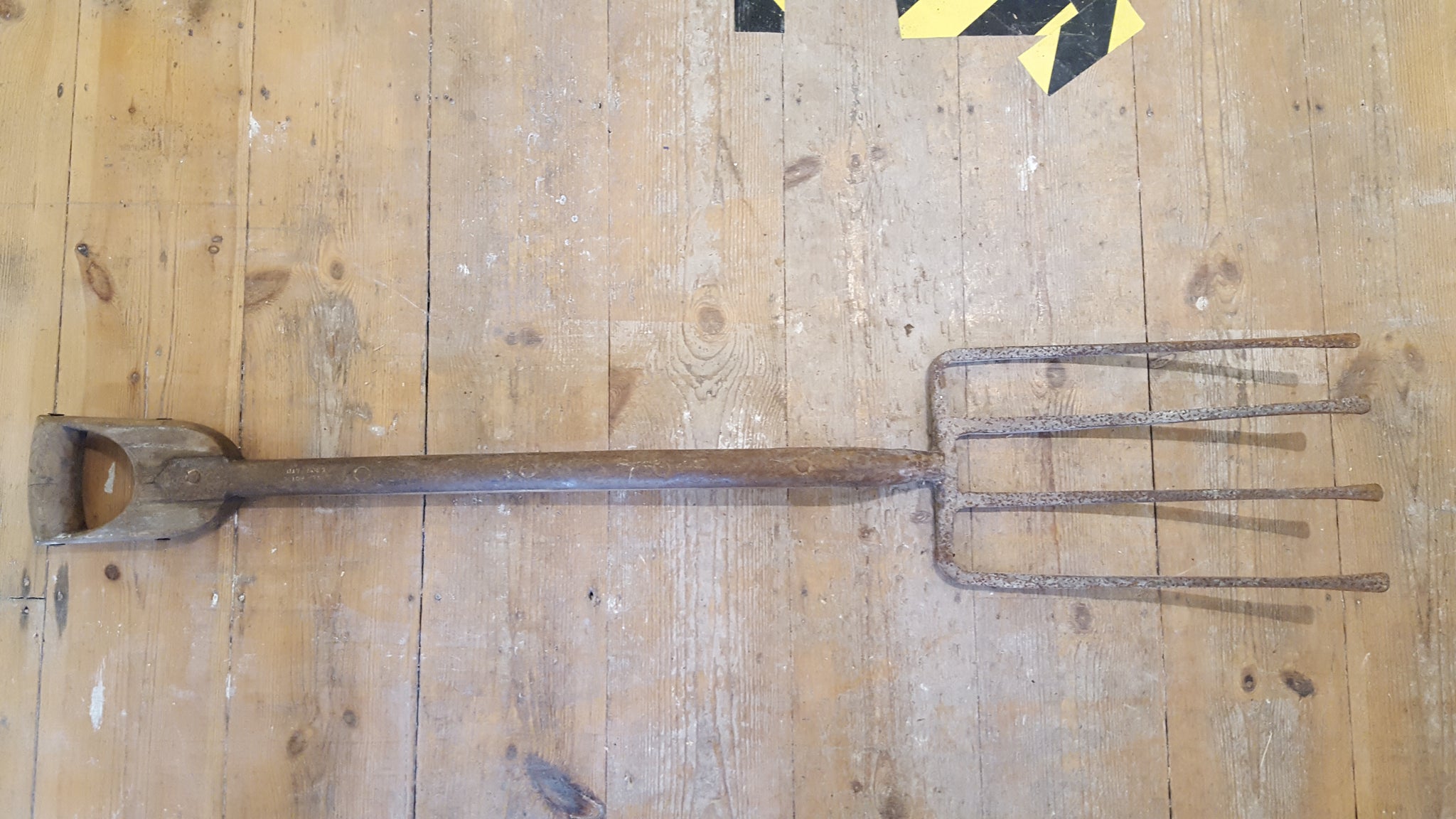 Large 45" Strapped Garden Fork w 8 1/2" Head 39906