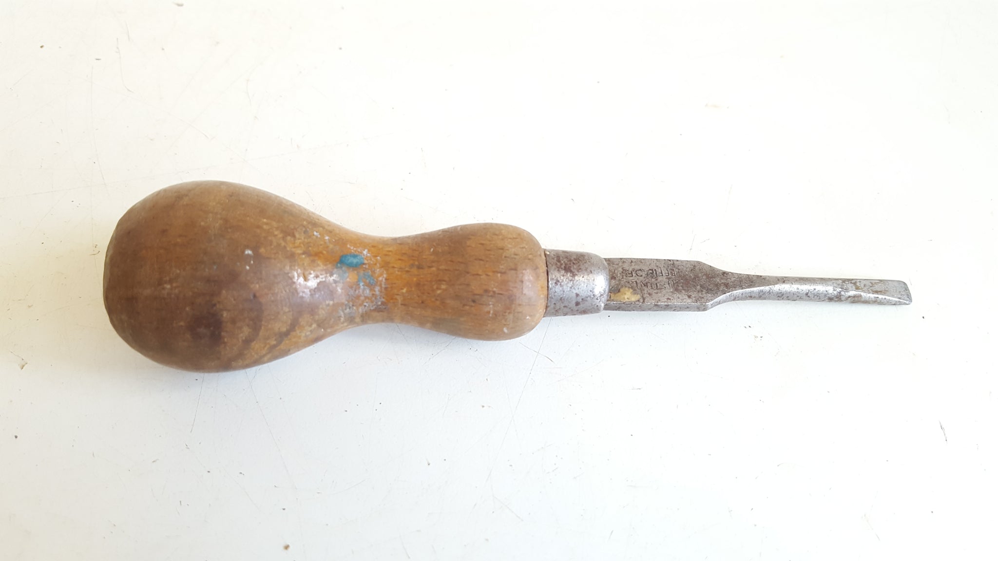 Small 6" Vintage Screwdriver / Turnscrew w 3/16" Edge 40558