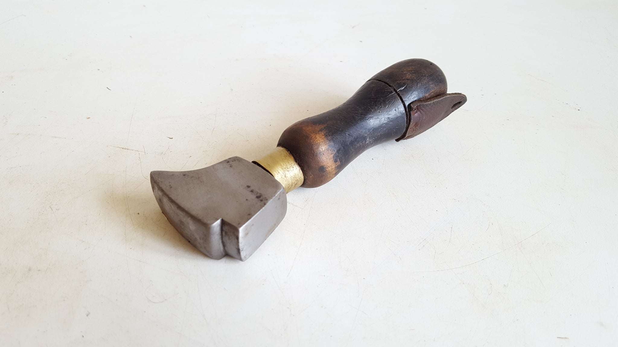6" Vintage Cobblers Glazing Iron w Large Head 40916