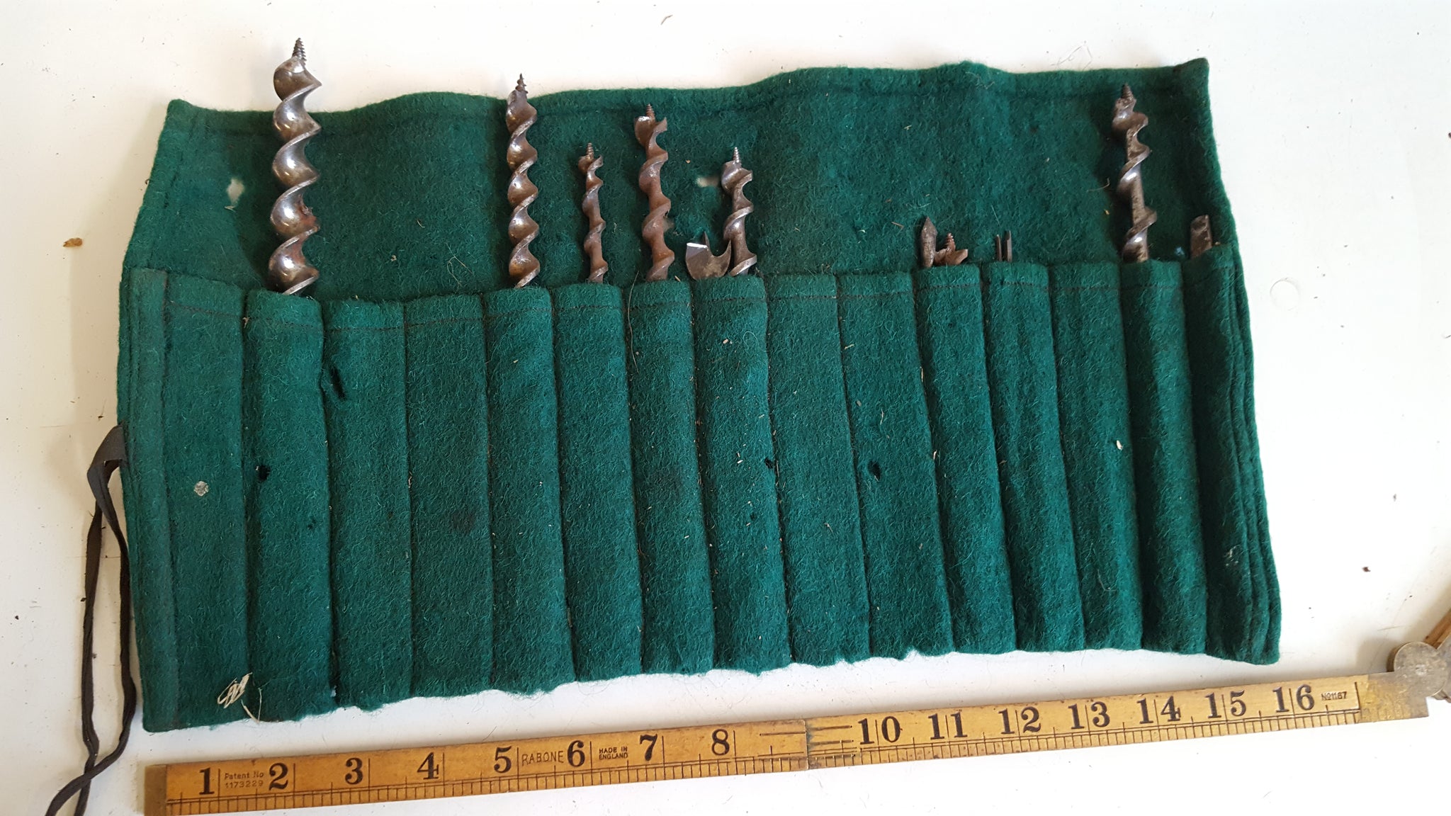 Mixed Job Lot of Vintage Brace Bits in Felt Tool Roll 1/4" - 3/4" 41300